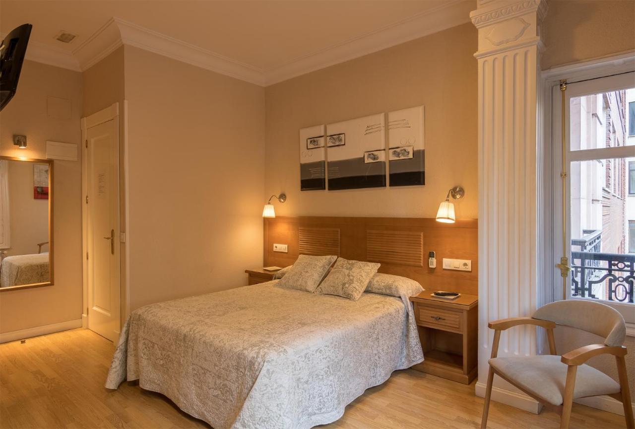 Hostal Santillan Мадрид Экстерьер фото