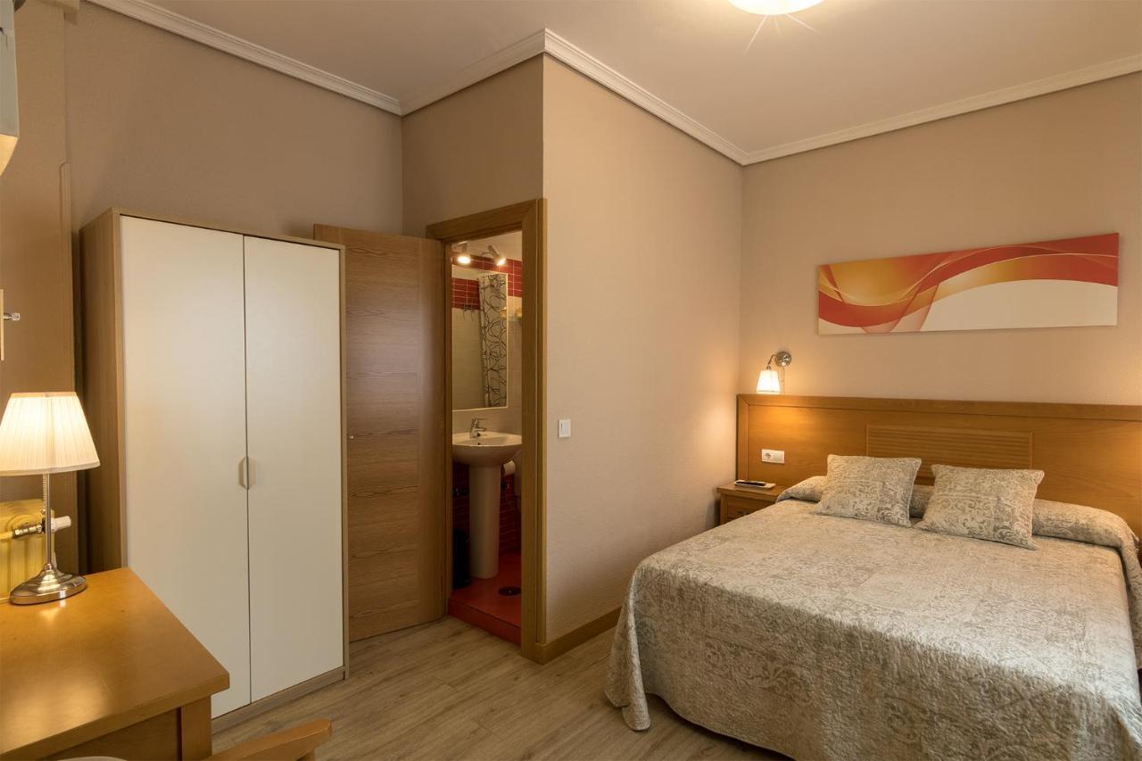 Hostal Santillan Мадрид Экстерьер фото