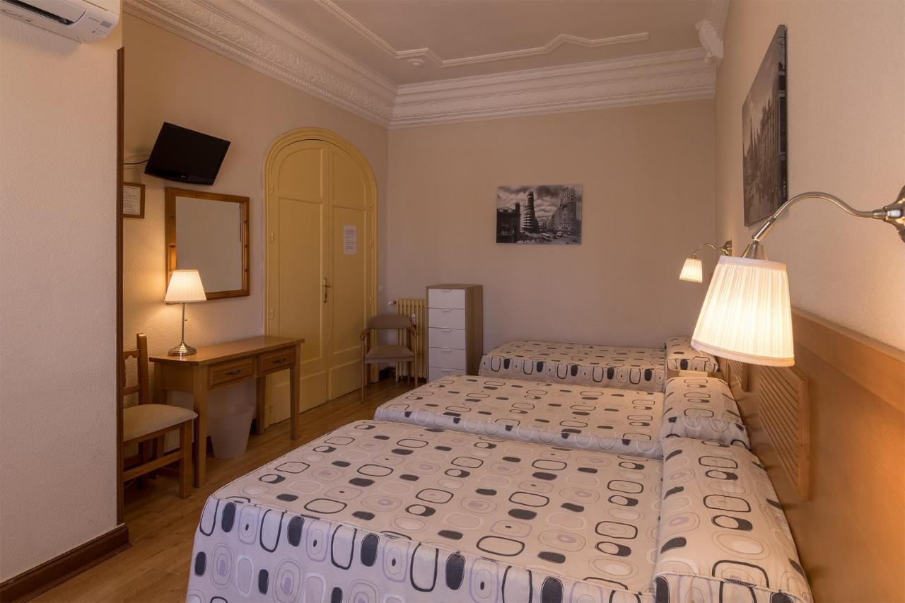 Hostal Santillan Мадрид Экстерьер фото