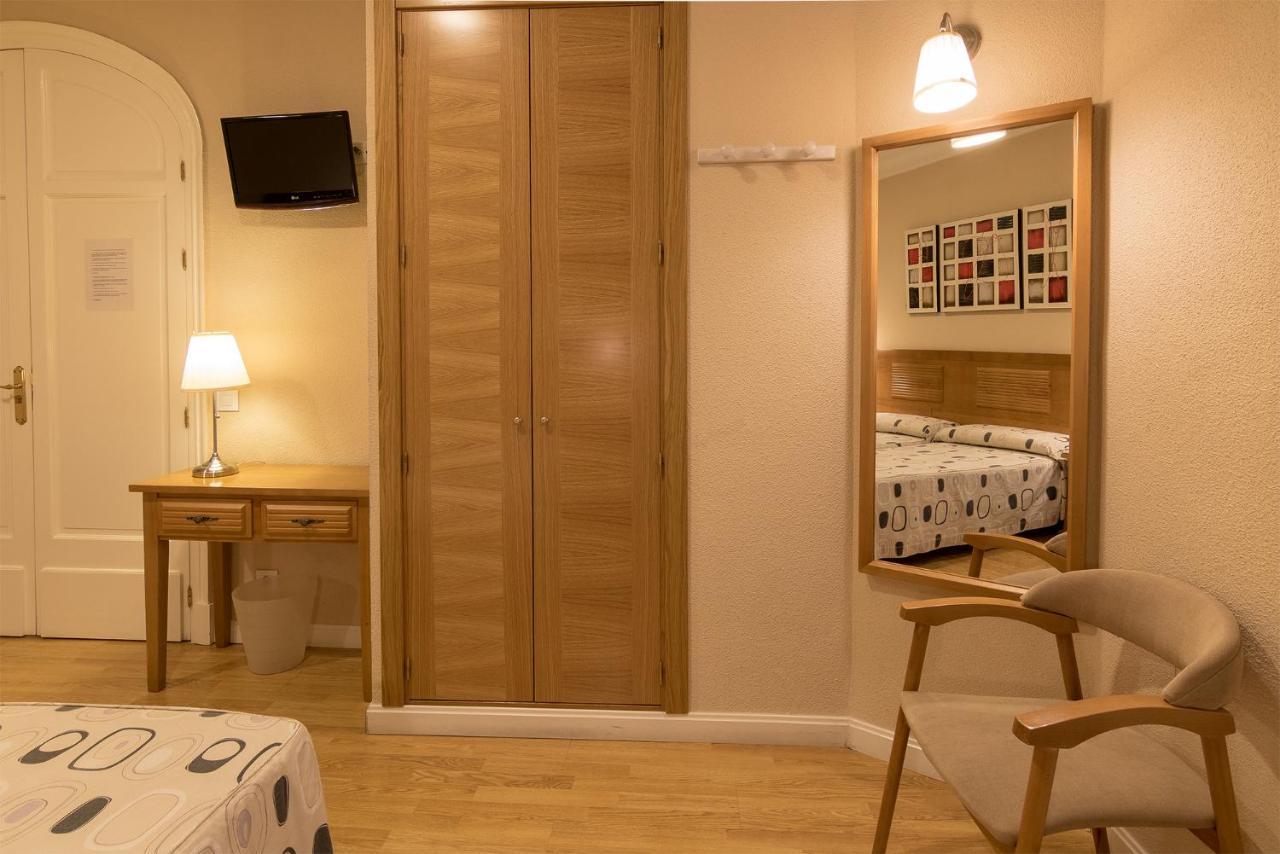 Hostal Santillan Мадрид Экстерьер фото