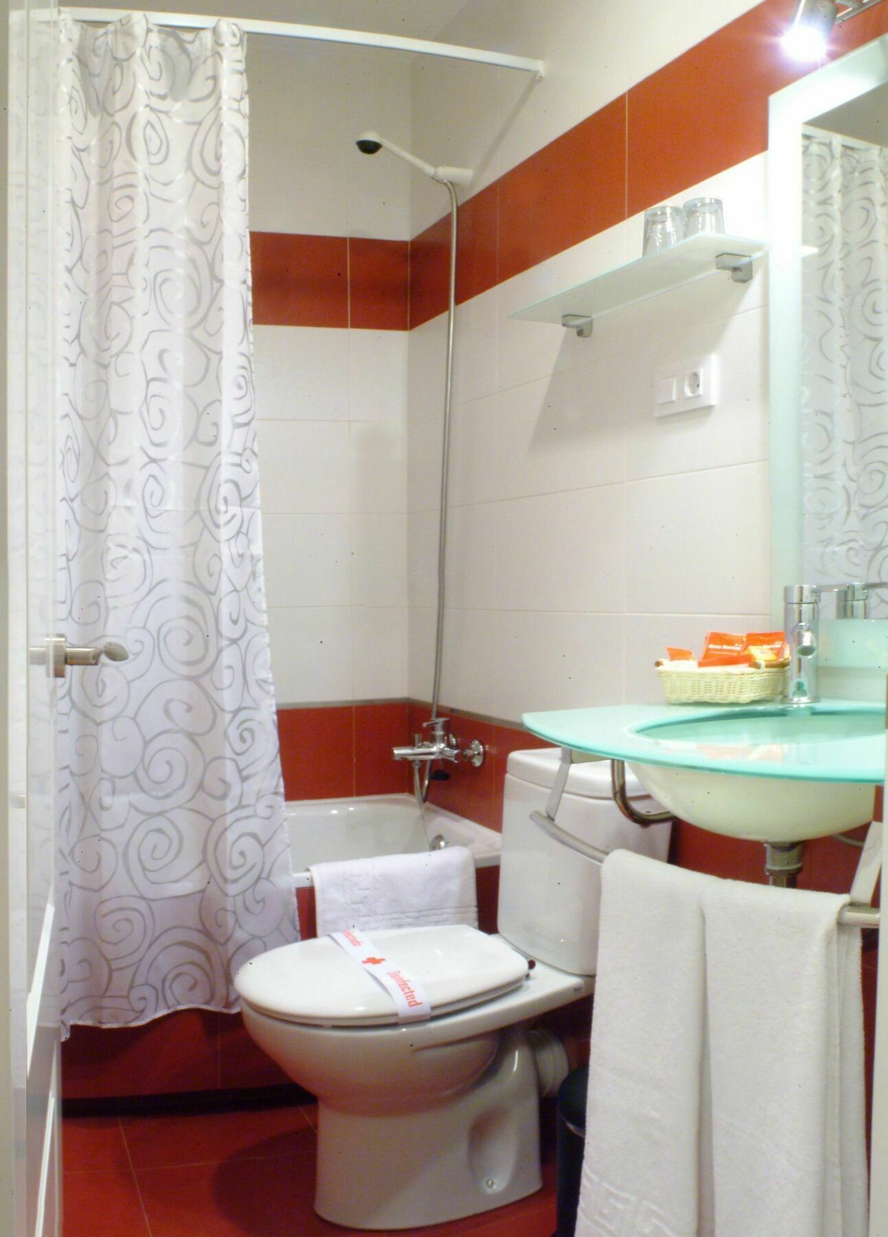Hostal Santillan Мадрид Экстерьер фото