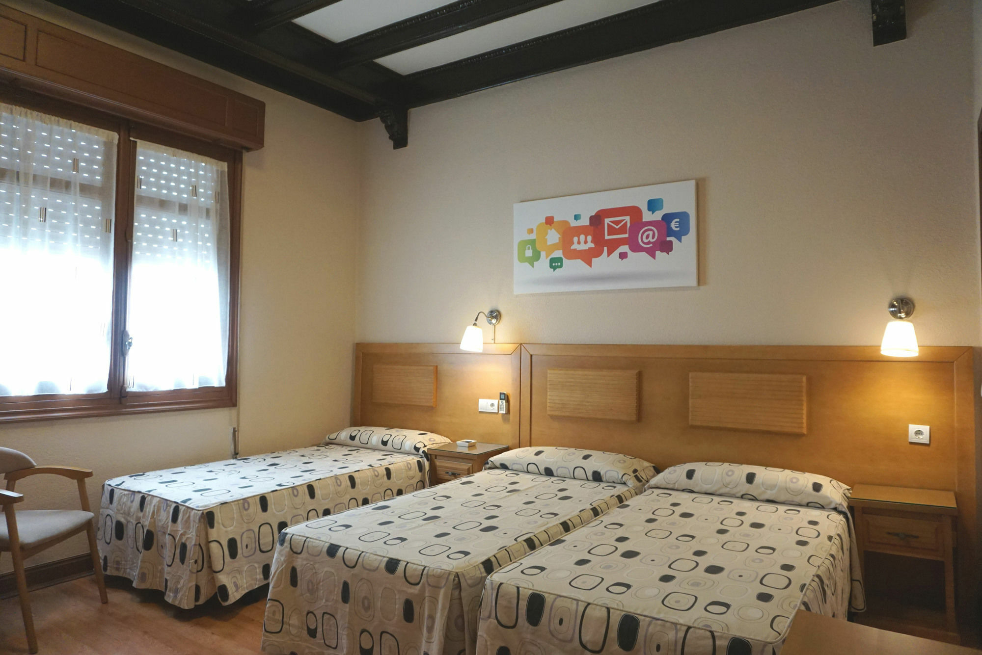 Hostal Santillan Мадрид Экстерьер фото
