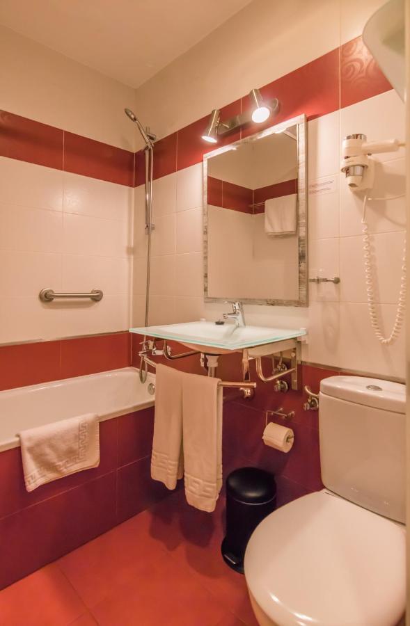 Hostal Santillan Мадрид Экстерьер фото
